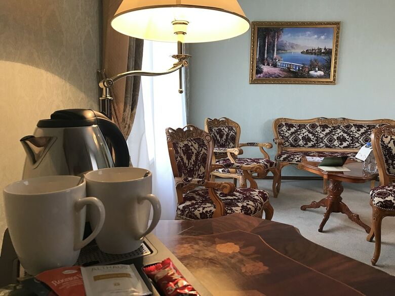 Hotel Oktyabrskaya