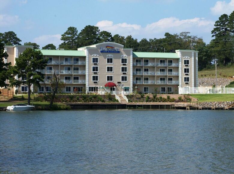 Baymont By Wyndham Hot Springs On The Lake