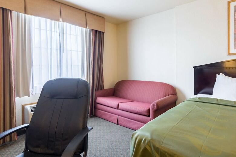 Hotel Quality Inn & Suites