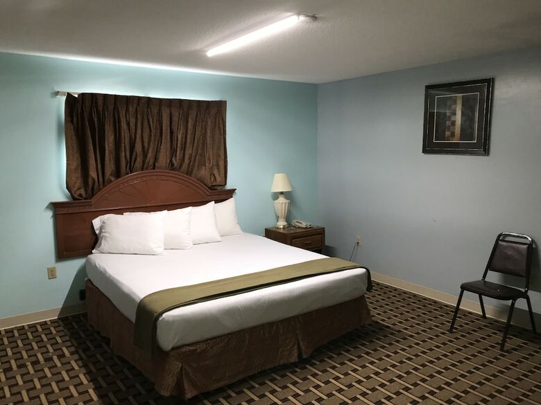 Motel Amerivu Inn & Suites