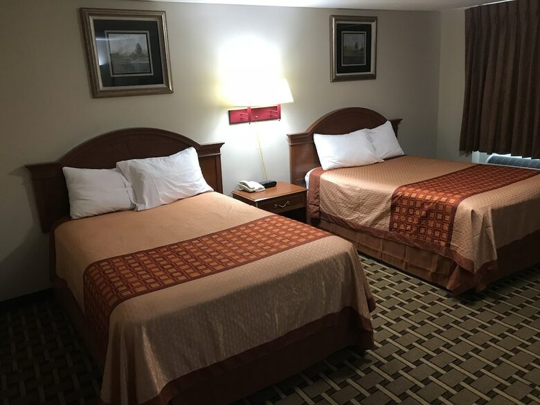 Motel Amerivu Inn & Suites