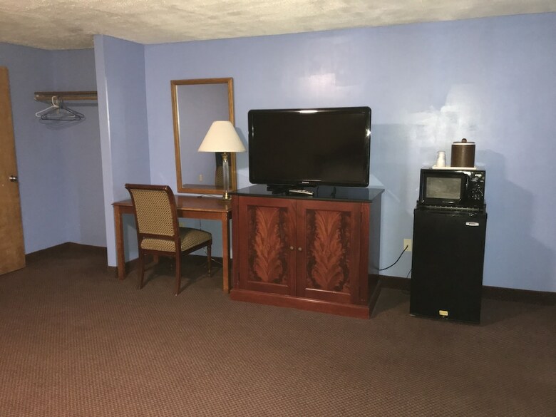 Motel Amerivu Inn & Suites