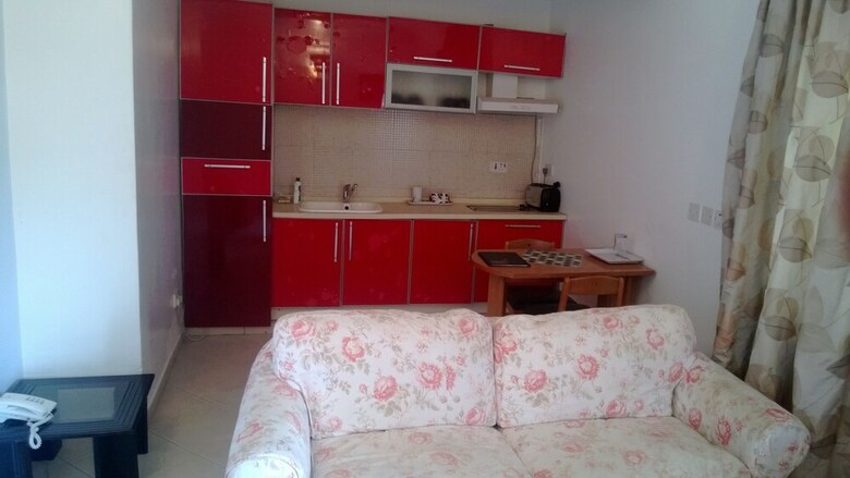 Aparthotel Cata Apartment Hotel And Spa