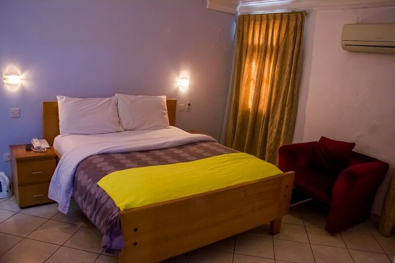 Aparthotel Cata Apartment Hotel And Spa