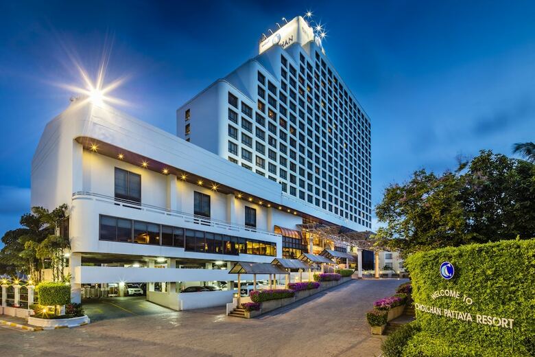 Hotel Cholchan Pattaya Beach Resort