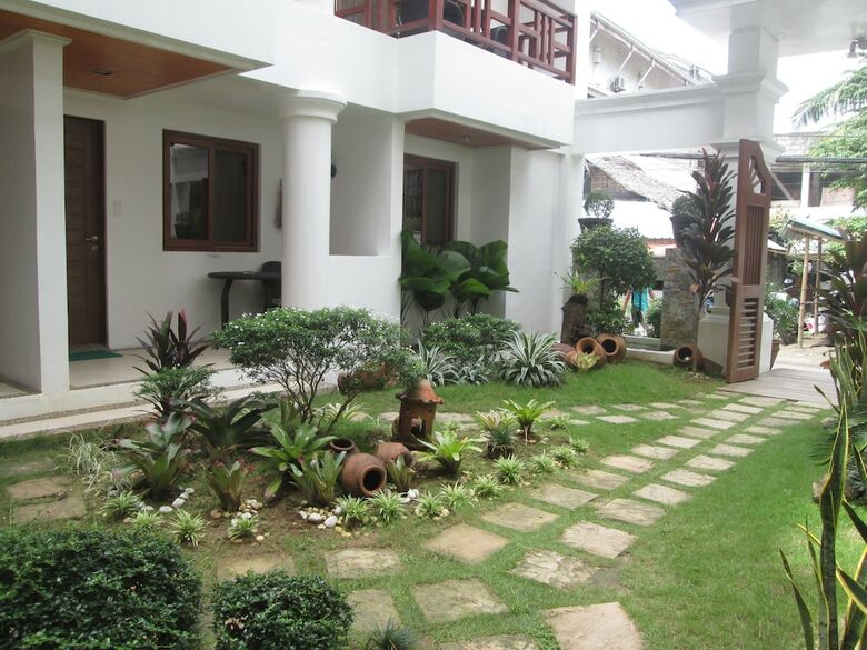 Hotel Giulius Boracay Italian Resort