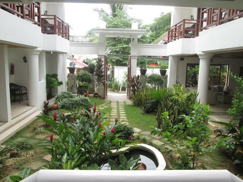 Hotel Giulius Boracay Italian Resort