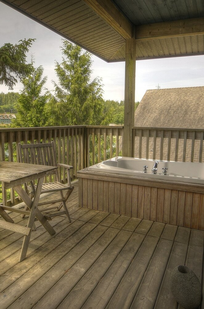 Hotel Waters Edge Shoreside Suites