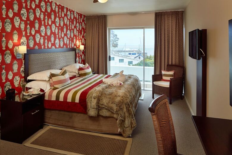 Hotel First Group Cape Gordonia