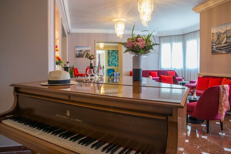 Hotel H�tel Carlton