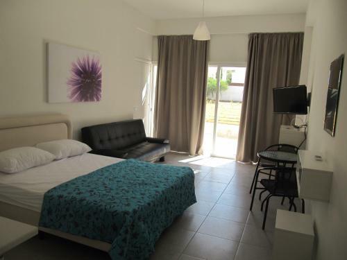 Sunny Holiday Apartments