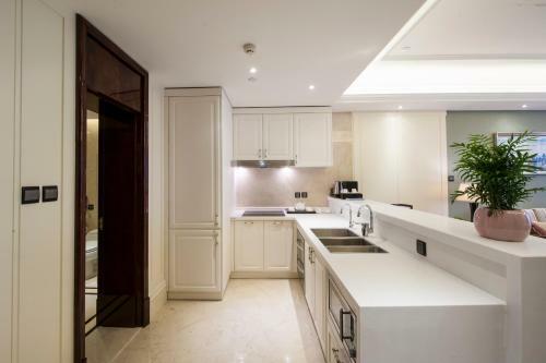 Hebei Hotel Apartment Building