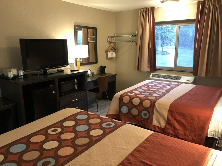 Motel Super 8 By Wyndham Redding