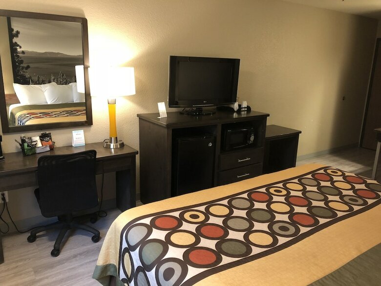 Motel Super 8 By Wyndham Redding