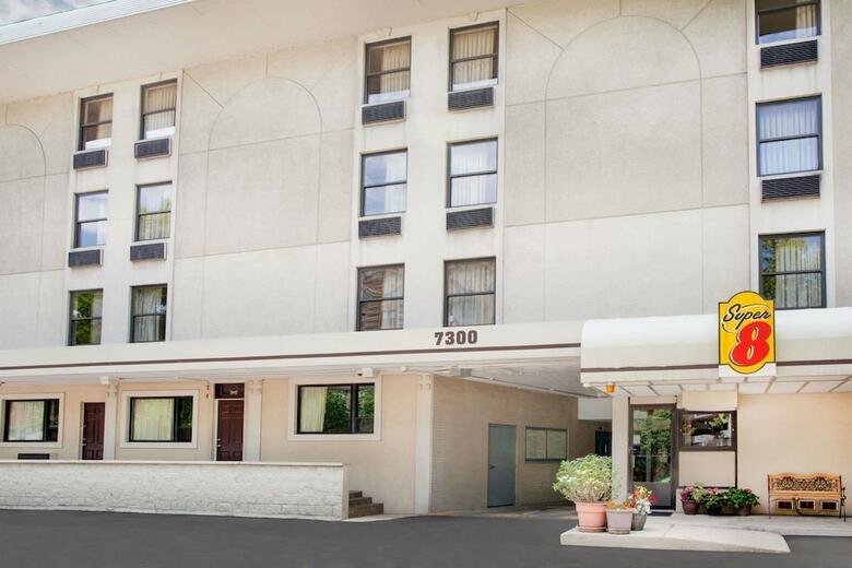 Motel Super 8 By Wyndham Chicago Il