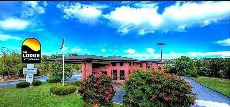 Motel Lodge At The Falls