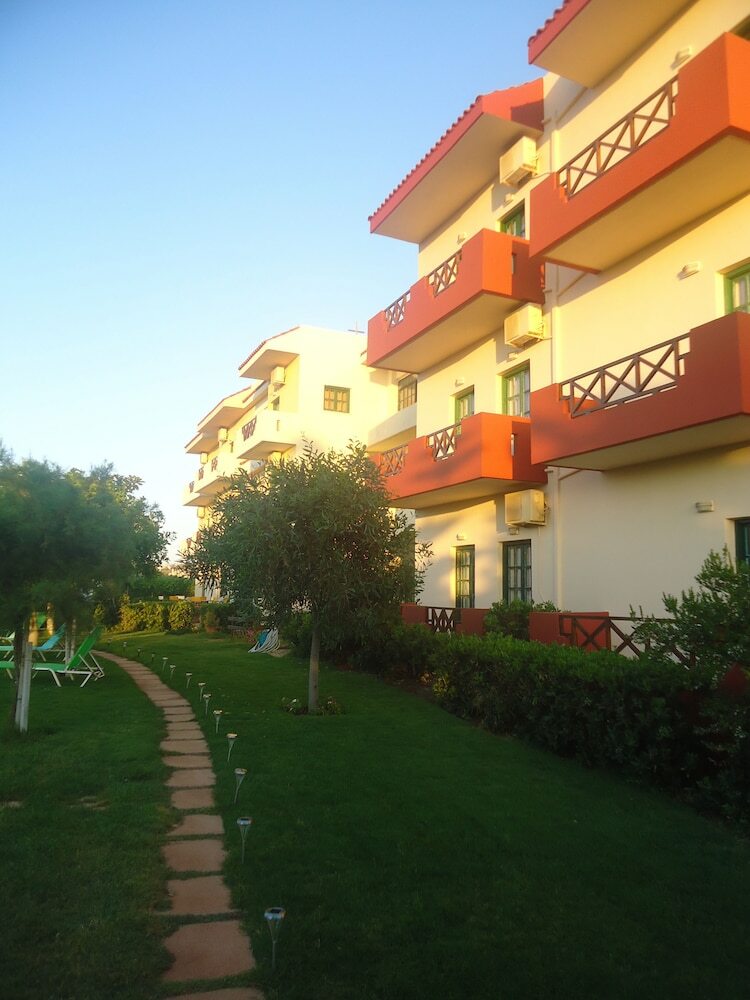 Aparthotel Portokali Apartments (12+)