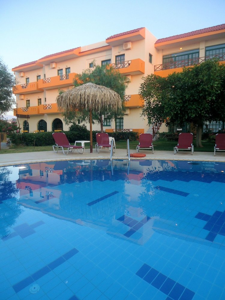 Aparthotel Portokali Apartments (12+)