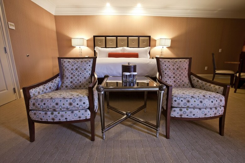 Hotel Town & Country Inn And Suites