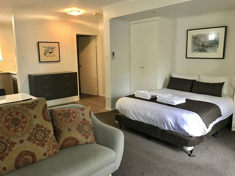 Adelaide Dresscircle Apartments - Archer Street