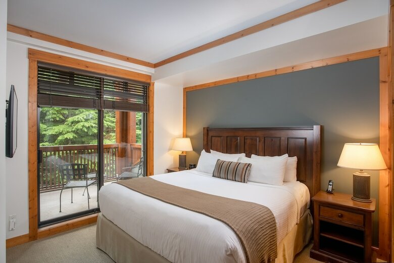 First Tracks Lodge