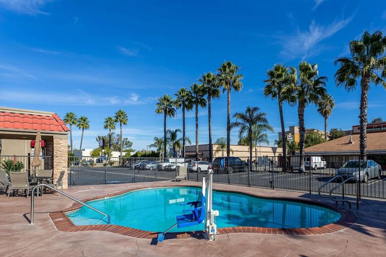 Hotel Econo Lodge Inn & Suites Escondido Downtown