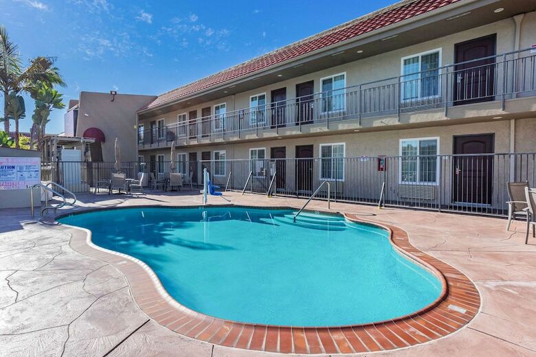 Hotel Econo Lodge Inn & Suites Escondido Downtown