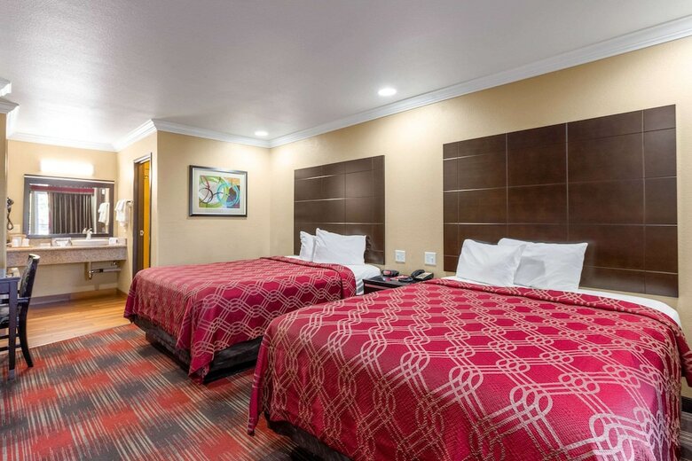 Hotel Econo Lodge Inn & Suites Escondido Downtown