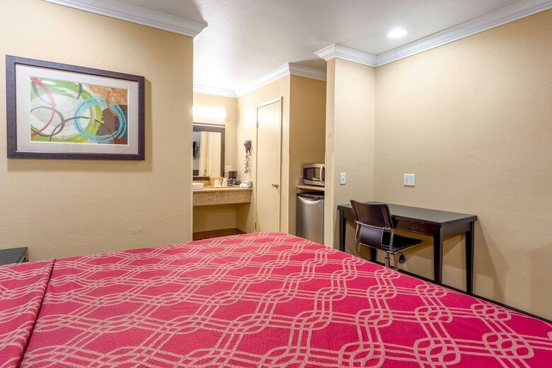 Hotel Econo Lodge Inn & Suites Escondido Downtown