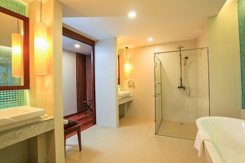Hotel The Privilege Floor By Lotus Blanc