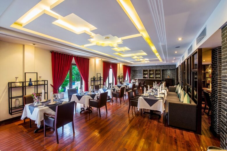 Hotel The Privilege Floor By Lotus Blanc