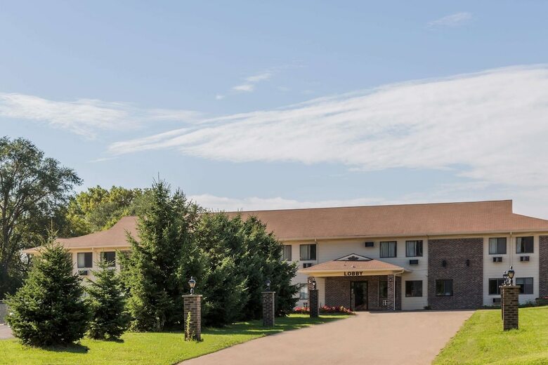 Hotel Super 8 By Wyndham Madison