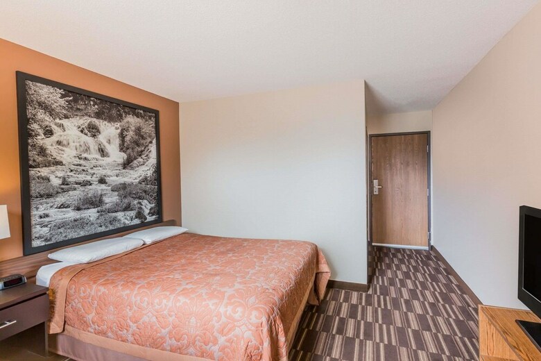 Hotel Super 8 By Wyndham Madison