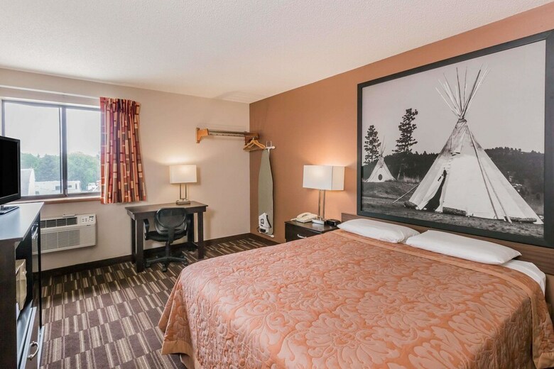 Hotel Super 8 By Wyndham Madison