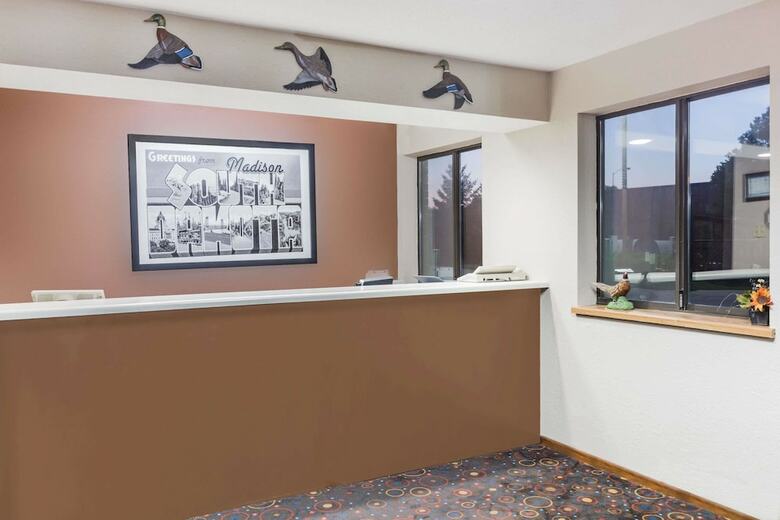 Hotel Super 8 By Wyndham Madison