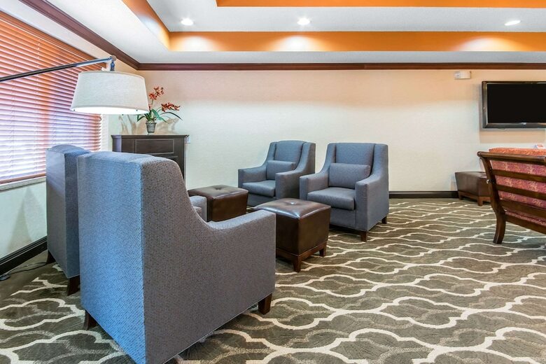 Hotel Comfort Suites