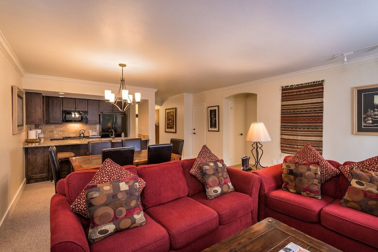 Hotel Vail's Mountain Haus