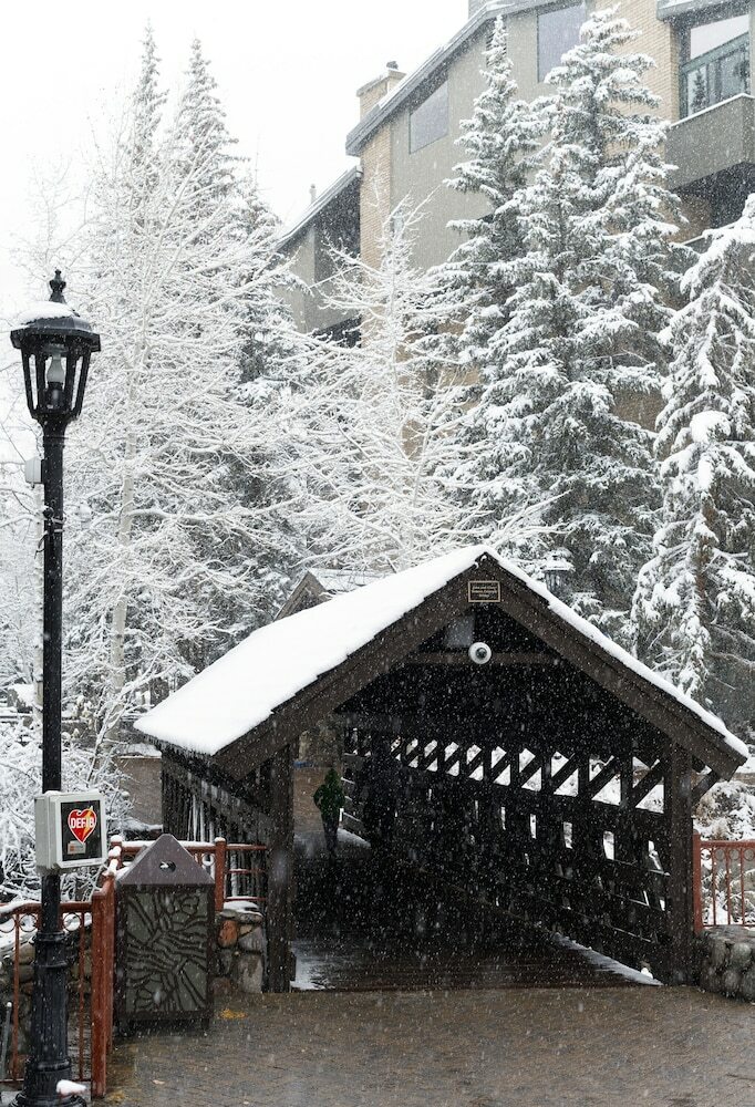 Hotel Vail's Mountain Haus