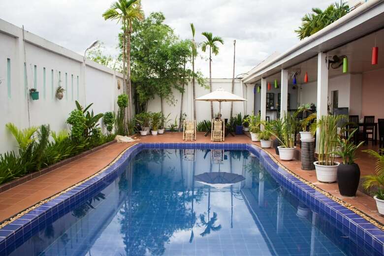 Hotel Overflow Guesthouse