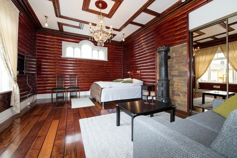 Enter Troms� Apartments
