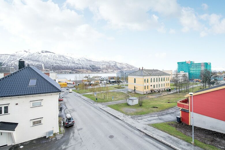 Enter Troms� Apartments
