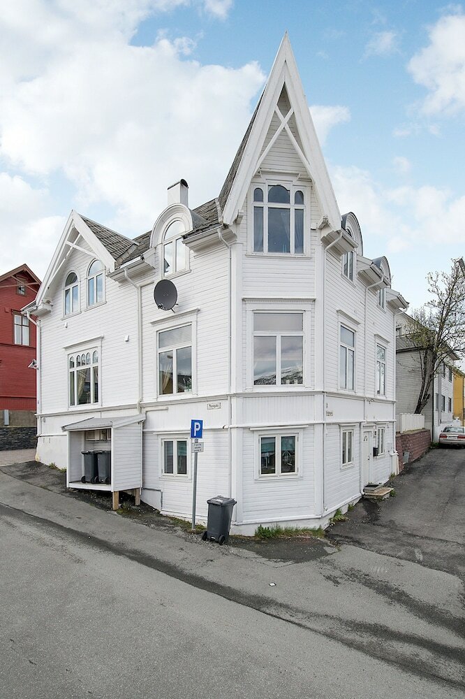Enter Troms� Apartments