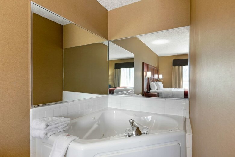 Hotel Comfort Suites