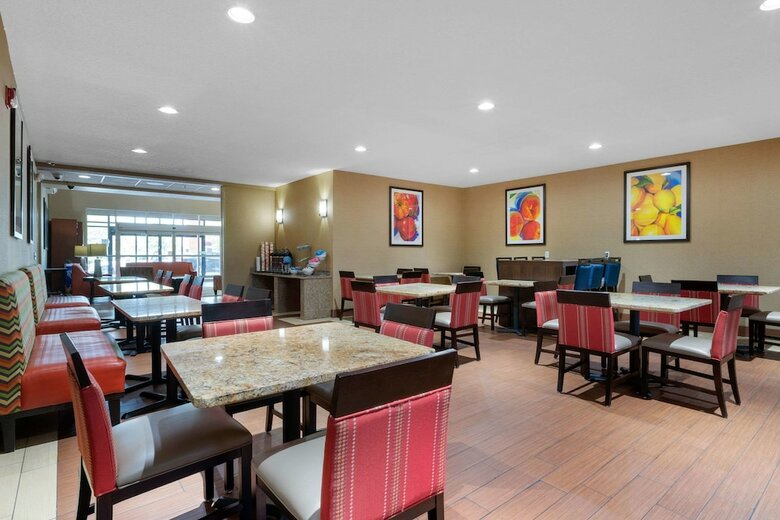 Hotel Comfort Suites