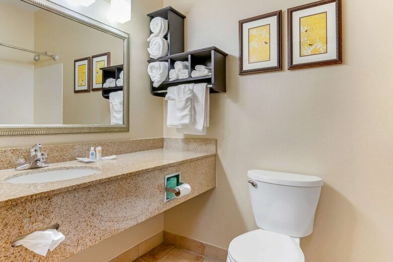 Hotel Comfort Suites