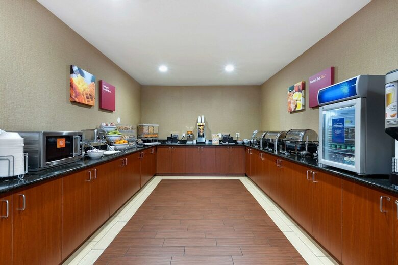 Hotel Comfort Suites