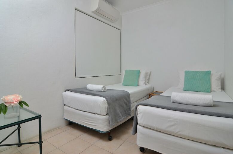 Hotel Driftwood Mantaray
