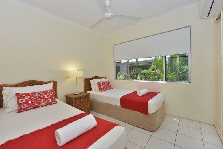 Hotel Driftwood Mantaray