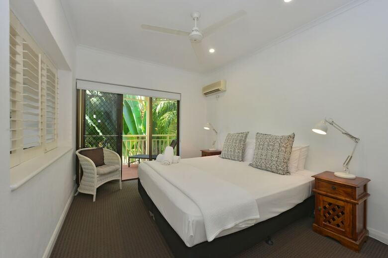 Hotel Driftwood Mantaray