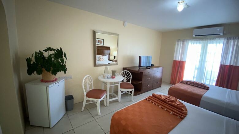 Hotel Bay Gardens Inn